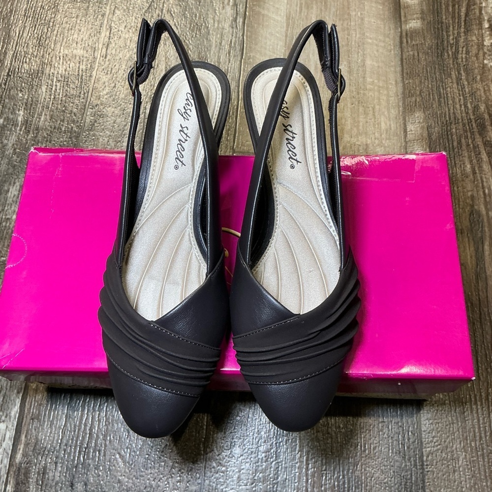 Easy Street Dark Brown Slingback Heels Size 7 - Picture 7 of 16
